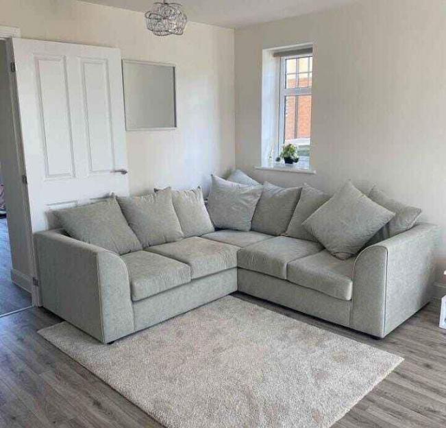 Cream Valvet 5 seater dual arm   Sofa